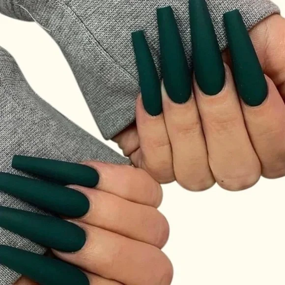 Beautiful Dark Green Long Tip PRESS ON NAILS - Picture 1 of 2